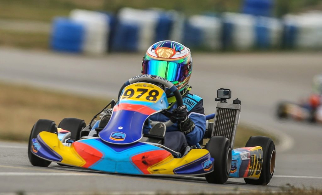 corrida de kart profissional Maria Germano CKS Racing