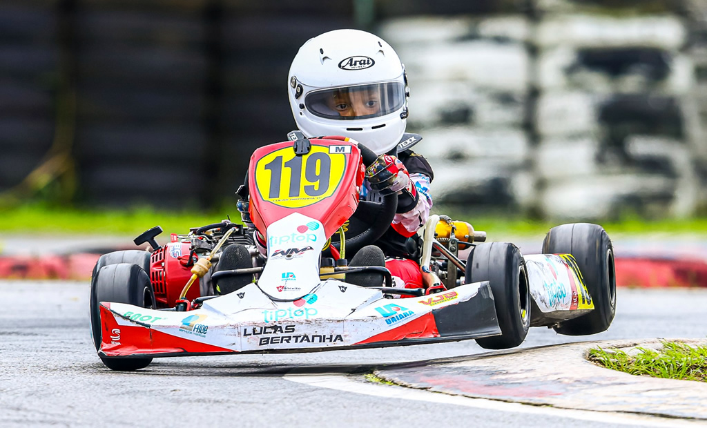 com quantos anos pode ser piloto de kart